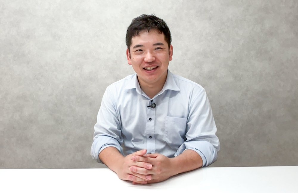 導入を検討する企業へメッセージを語る奥村部長
